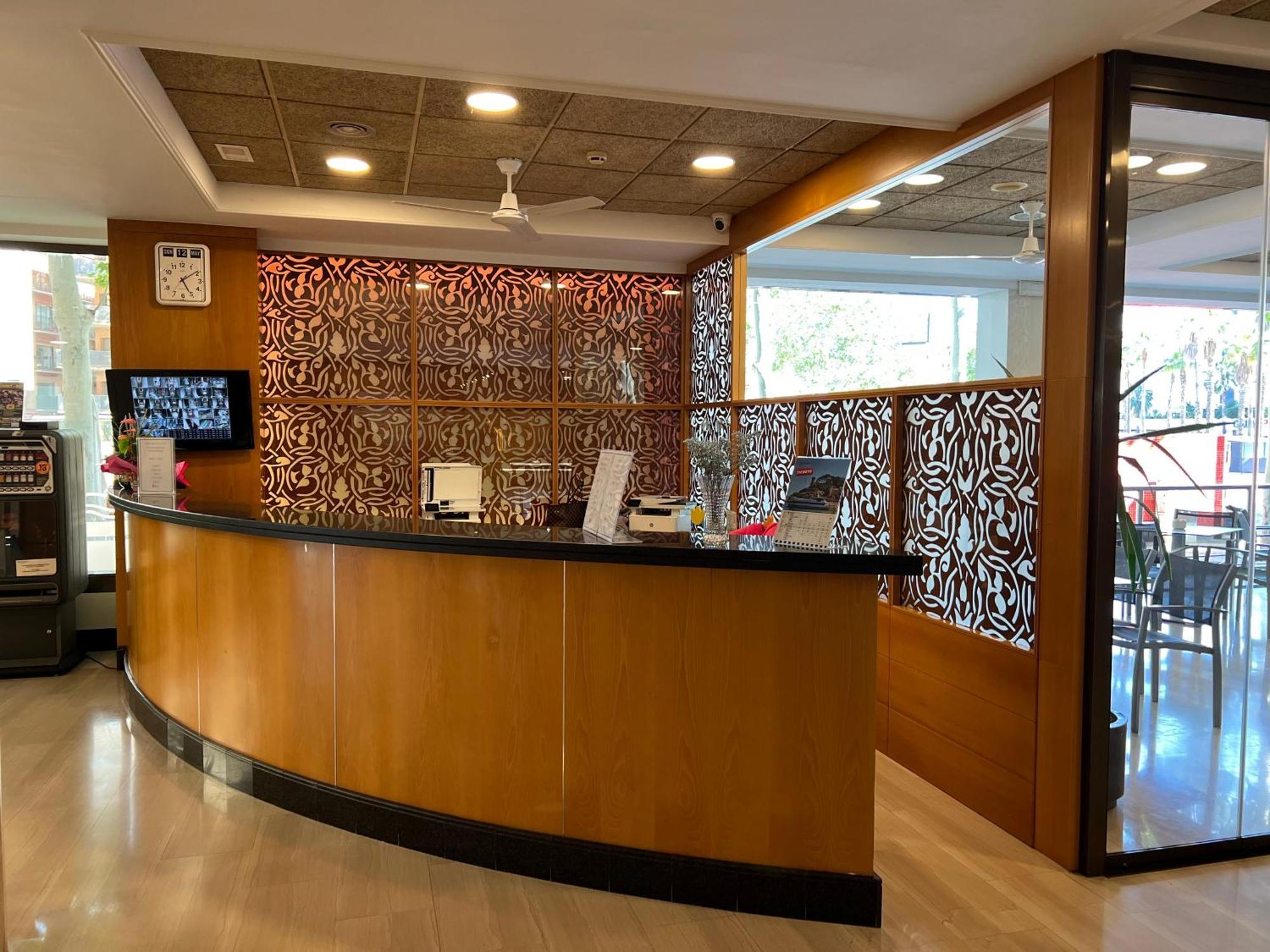 Hotel Astoria Park يوريت دي مار المظهر الخارجي الصورة